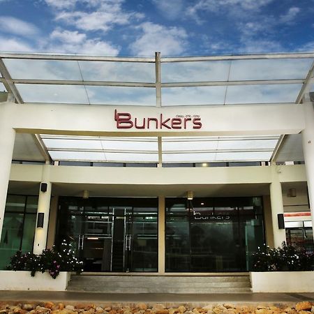 Bb Bunkers Hostel Santubong Bagian luar foto