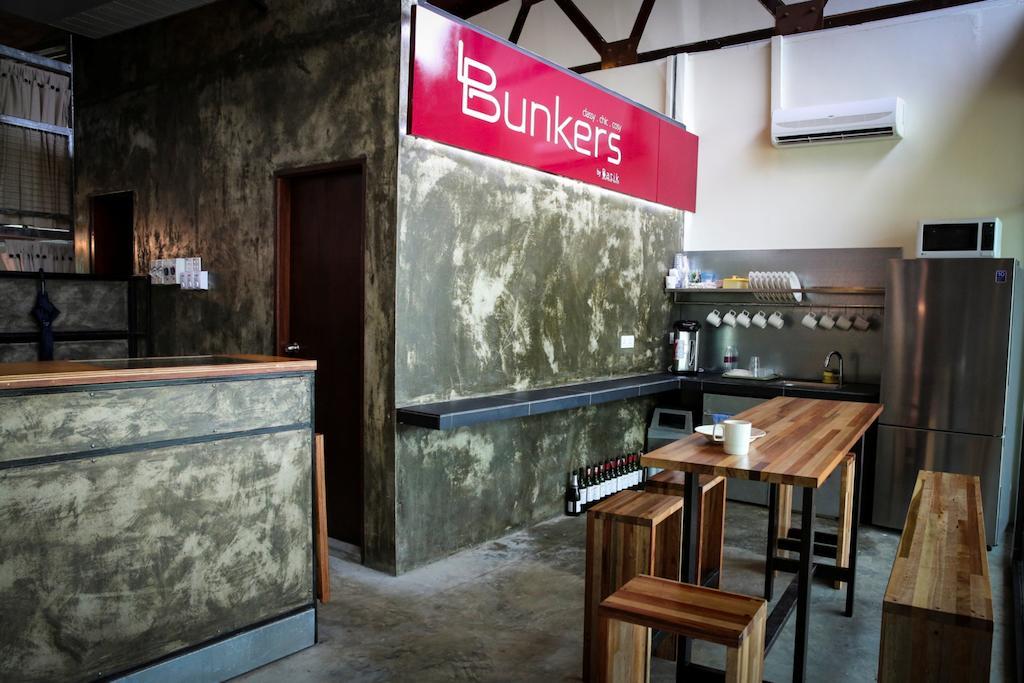 Bb Bunkers Hostel Santubong Bagian luar foto