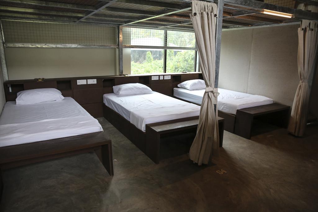 Bb Bunkers Hostel Santubong Bagian luar foto