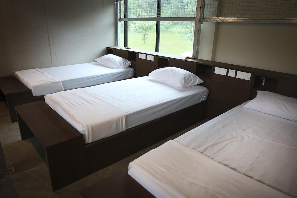 Bb Bunkers Hostel Santubong Bagian luar foto
