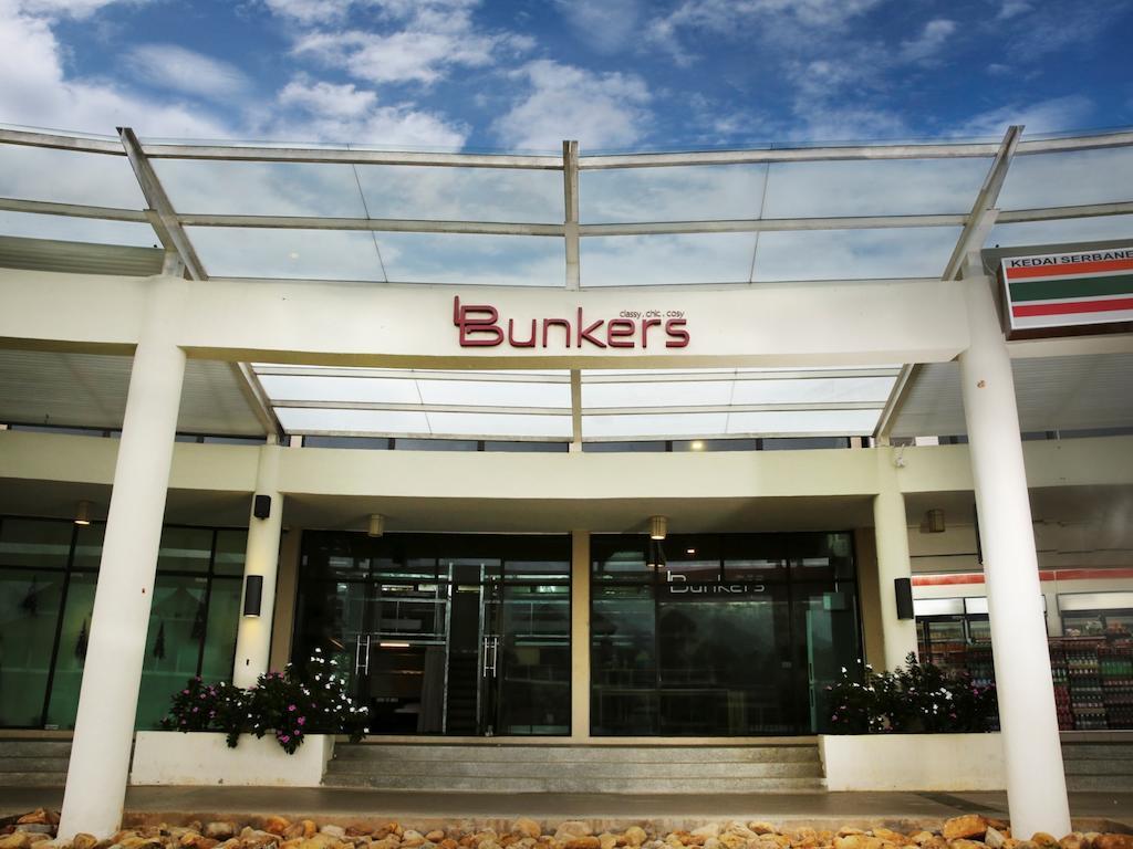 Bb Bunkers Hostel Santubong Bagian luar foto